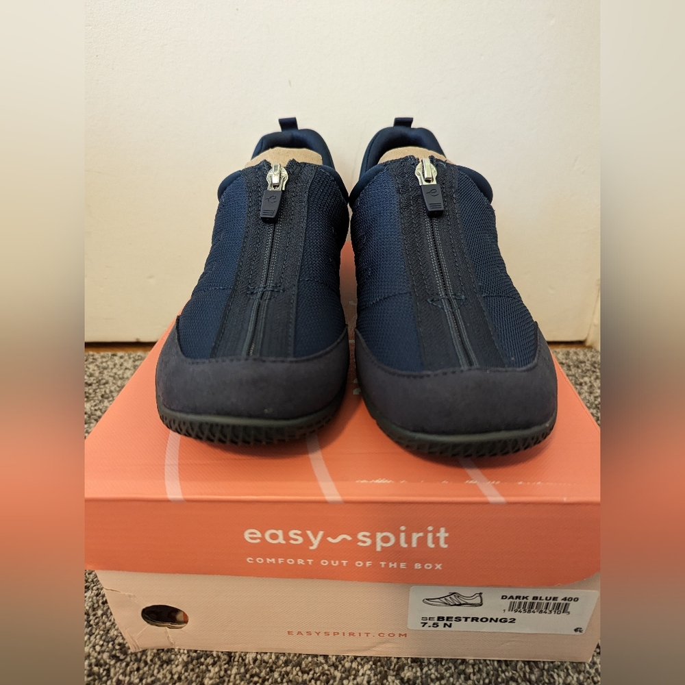 NIB Women's Easy Spirit Be Strong 2 Walking Shoes Size 7.5 NARROW